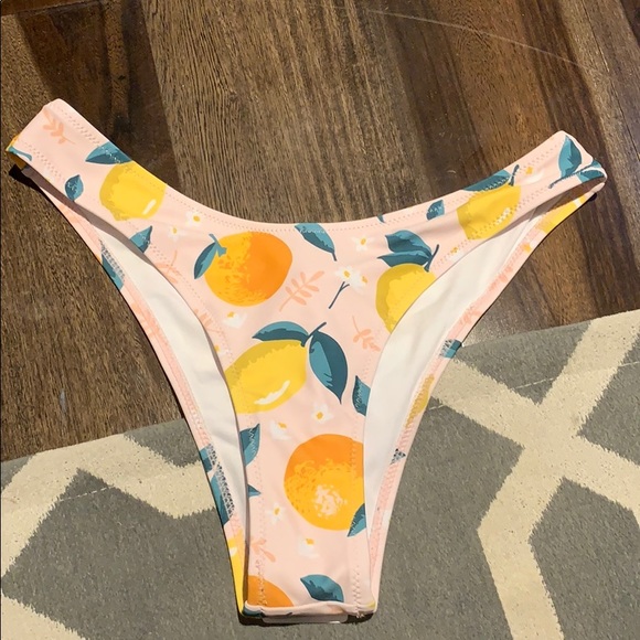 Never worn cheeky bikini bottom - Picture 2 of 2